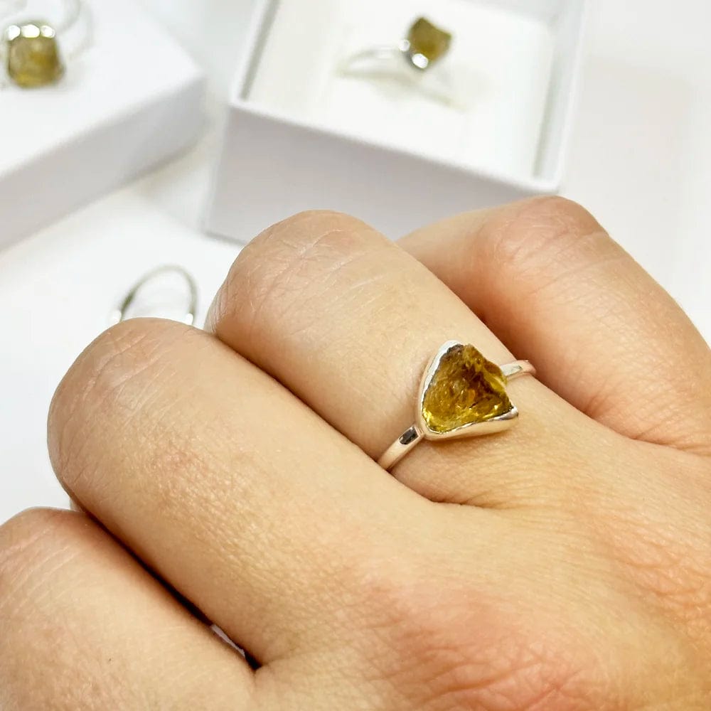 Anillo de plata con Mineral en Bruto