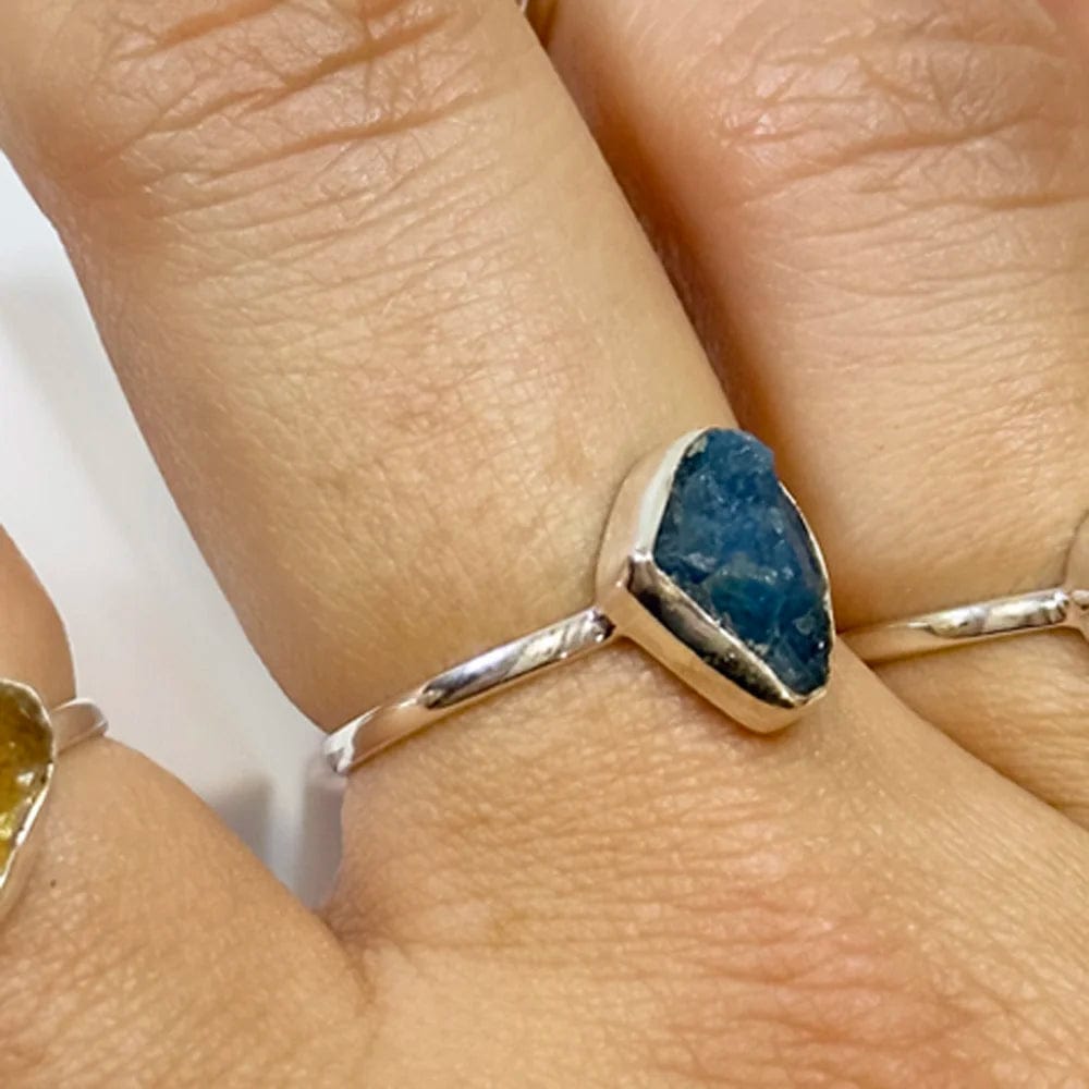 Anillo de plata con Mineral en Bruto