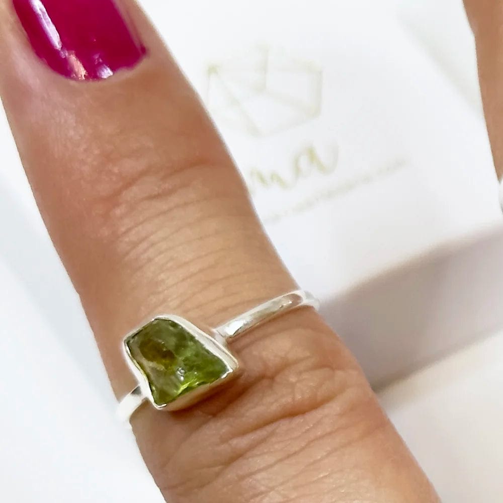Anillo de plata con Mineral en Bruto