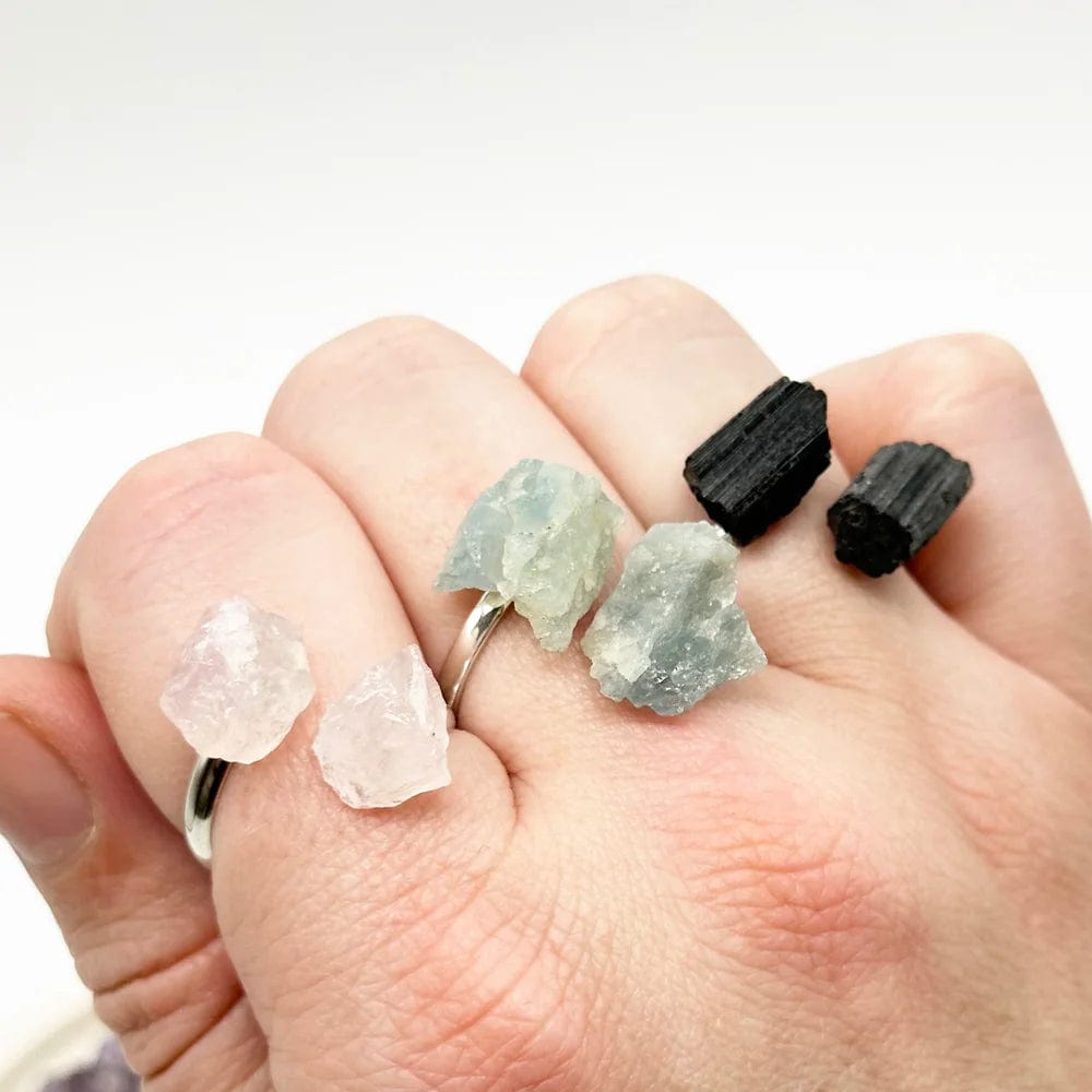 Anillo de plata con Turmalina negra