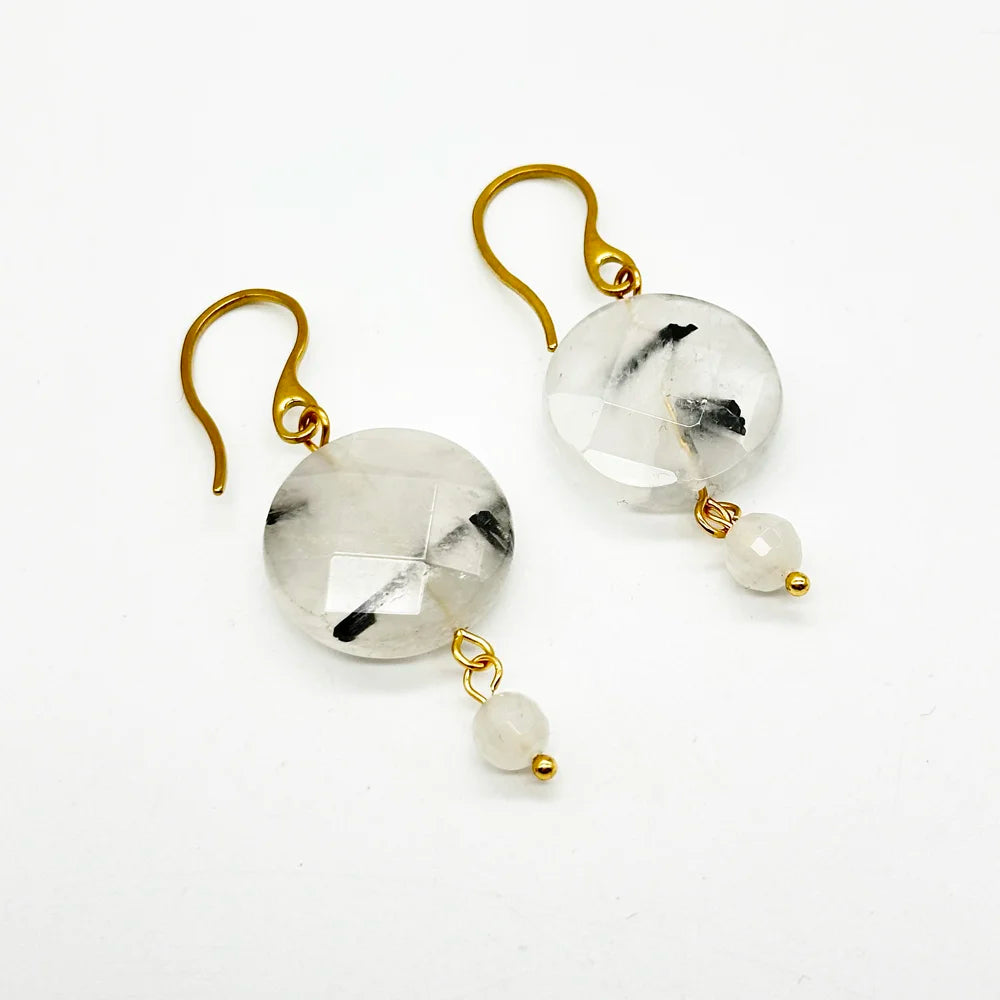 Pendientes dorados con Cuarzo blanco y Turmalina negra