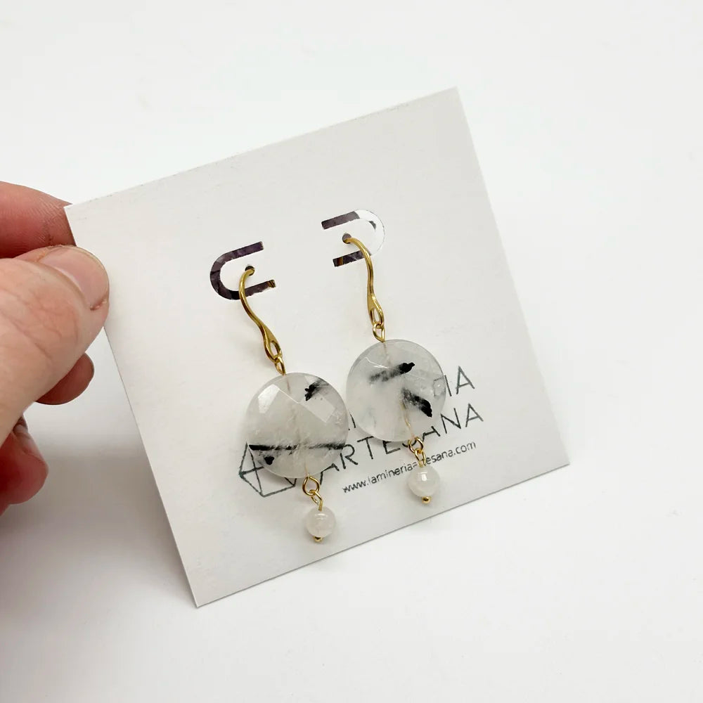 Pendientes dorados con Cuarzo blanco y Turmalina negra