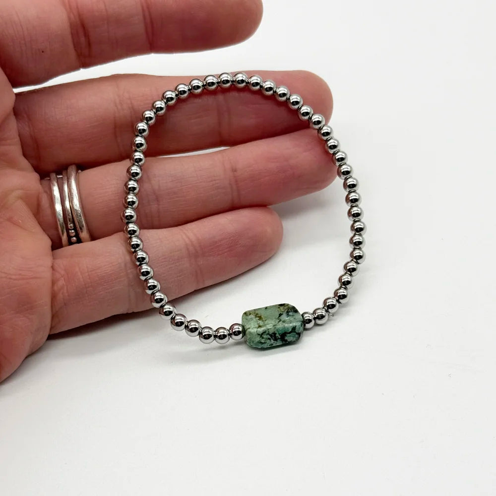 Pulsera bolitas con una piedra
