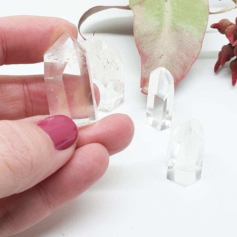 Minerales naturales, minerales, piedras naturales, coleccionista de mineralogia, cristaloterapia, joyas online, minerales online, las priopiedades de los minerales, piedras para tu hogar, la energia de tu casa, cuarzo blanco, punta de cristal de roca