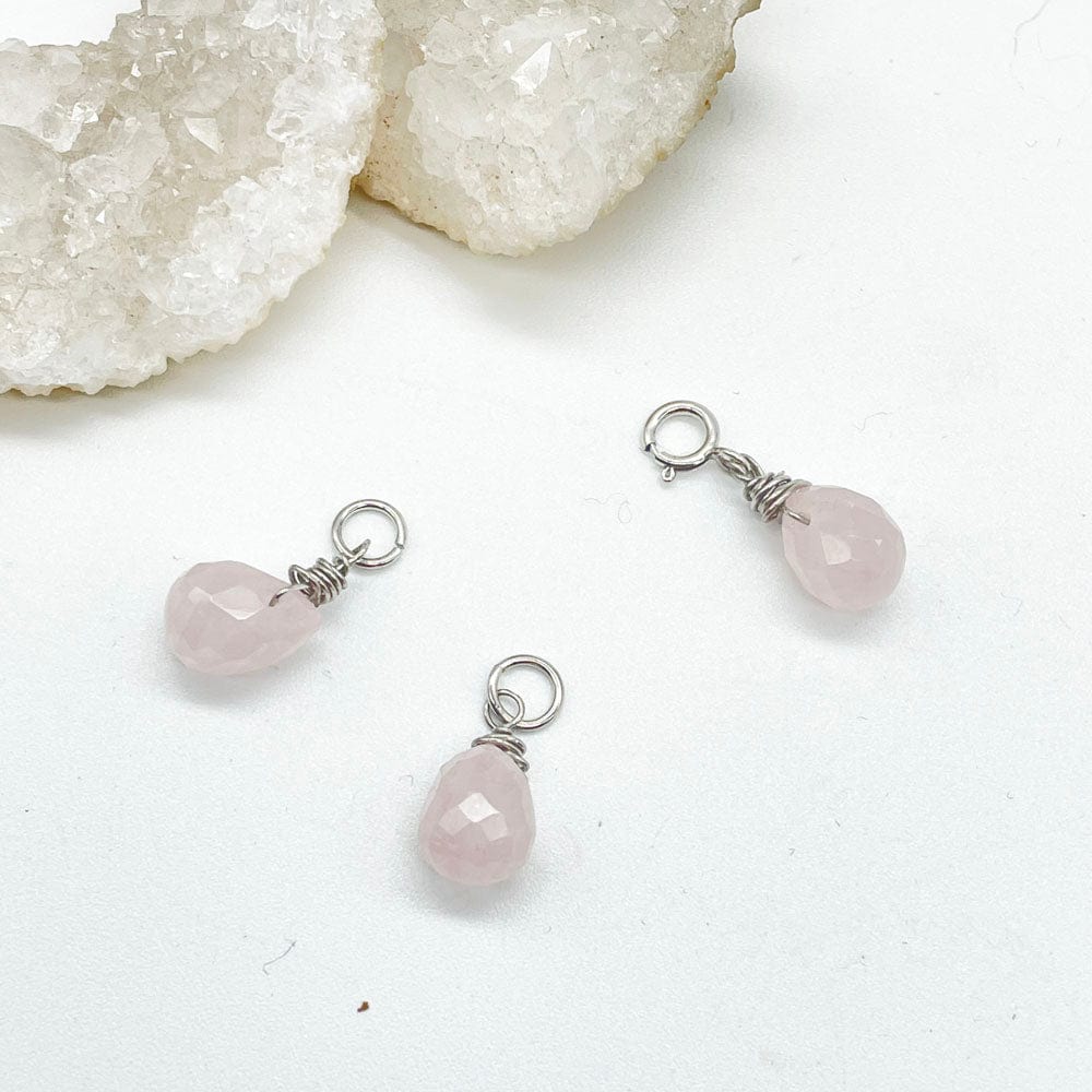 lágrimas de fluorita, lágrimas de plata y mineral, piedras preciosas, piedras y sus beneficios, joyeria artesana, plata y minerales, joyas, colgantes de piedras, lágrimas de cuarzo rosa