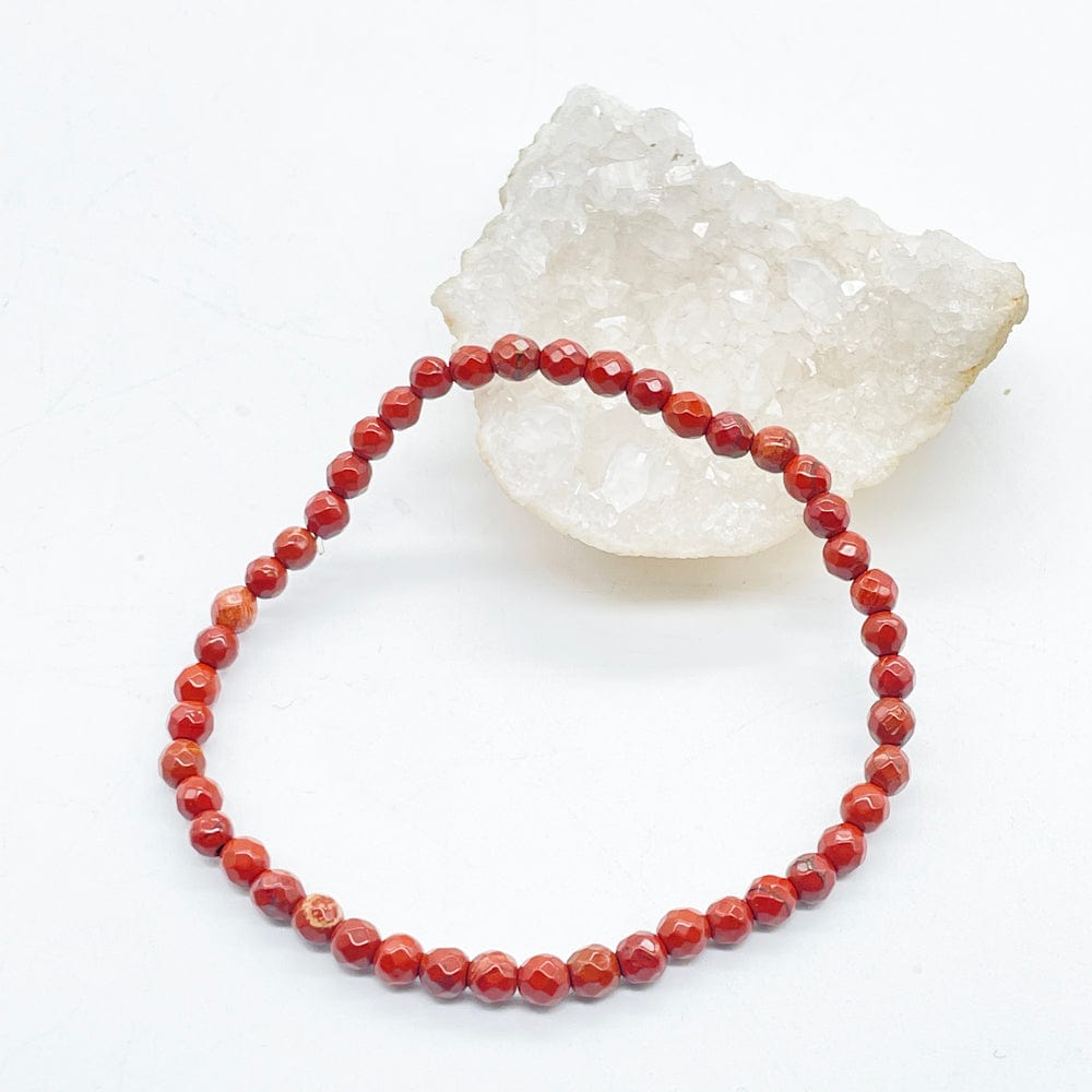 pulsera con minerales, pulsera jaspe rojo, lamineria artesana, minerales naturales, piedras preciosas, gemas, gemas naturales, joyería artesana, joyas online, propiedades de los minerales, jaspe rojo