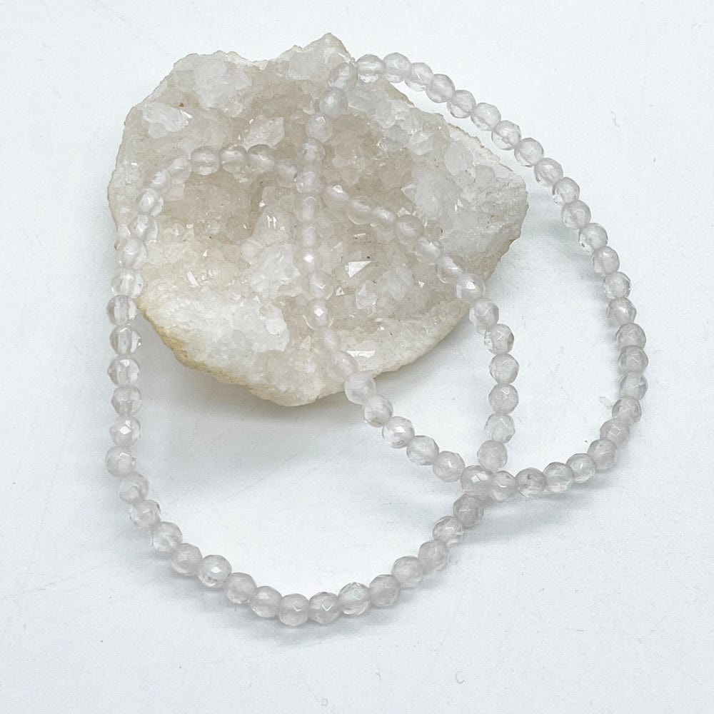 pulsera con minerales, pulsera cuarzo rosa, pulsera del amor, lamineria artesana, joyas online, piedras preciosas, gemas, piedras naturales, minerales naturales, joyas artesanas
