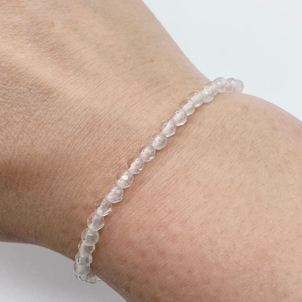 pulsera con minerales, pulsera cuarzo rosa, pulsera del amor, lamineria artesana, joyas online, piedras preciosas, gemas, piedras naturales, minerales naturales, joyas artesanas
