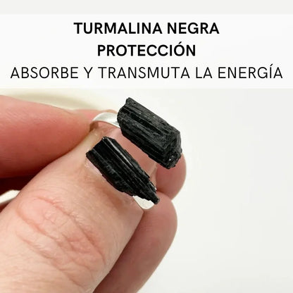Anillo de plata con Turmalina negra