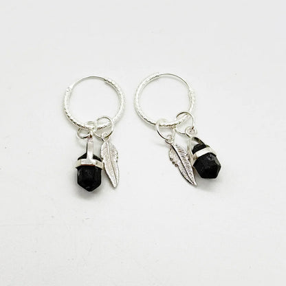 Pendientes aro con Turmalina negra y Pluma