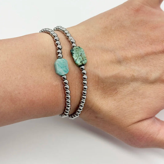 Pulsera bolitas con una piedra