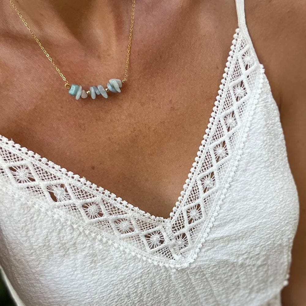 Collar de Aguamarina natural en chips con cadena de acero inoxidable bañada en oro