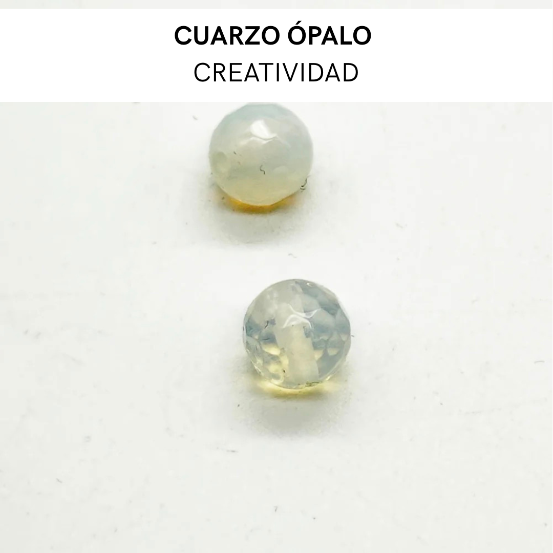 Pulsera de Minerales y una Mariposa