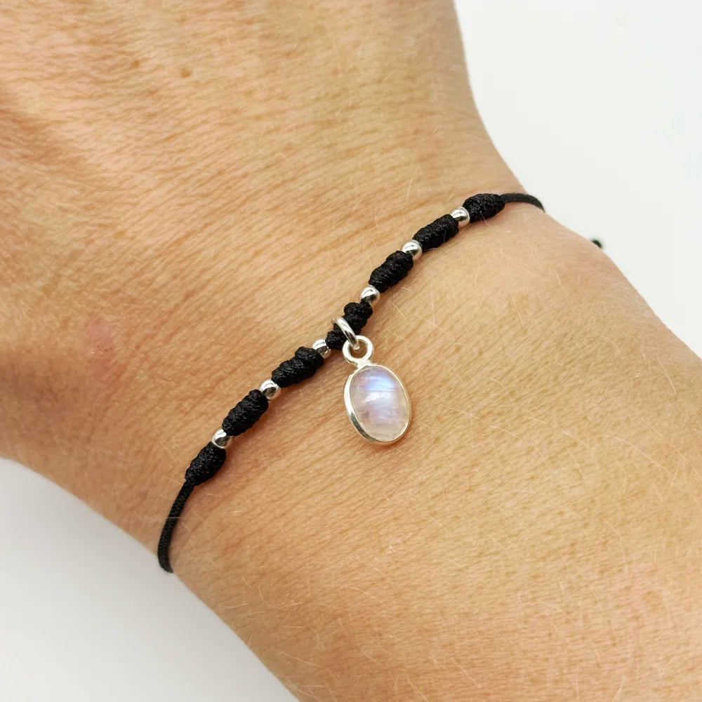 Pulsera de Hilo con Piedra luna – LaMineria Artesana