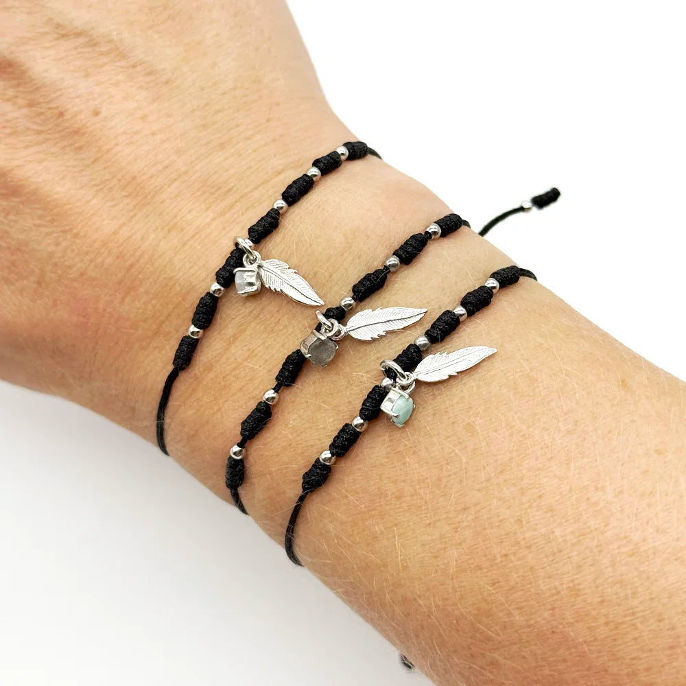 Pulsera artesanal de hilo con Amazonita, Piedra Luna o Labradorita