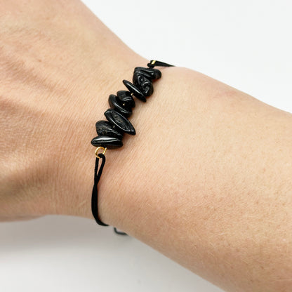 Pulsera de turmalina negra natural en hilo negro