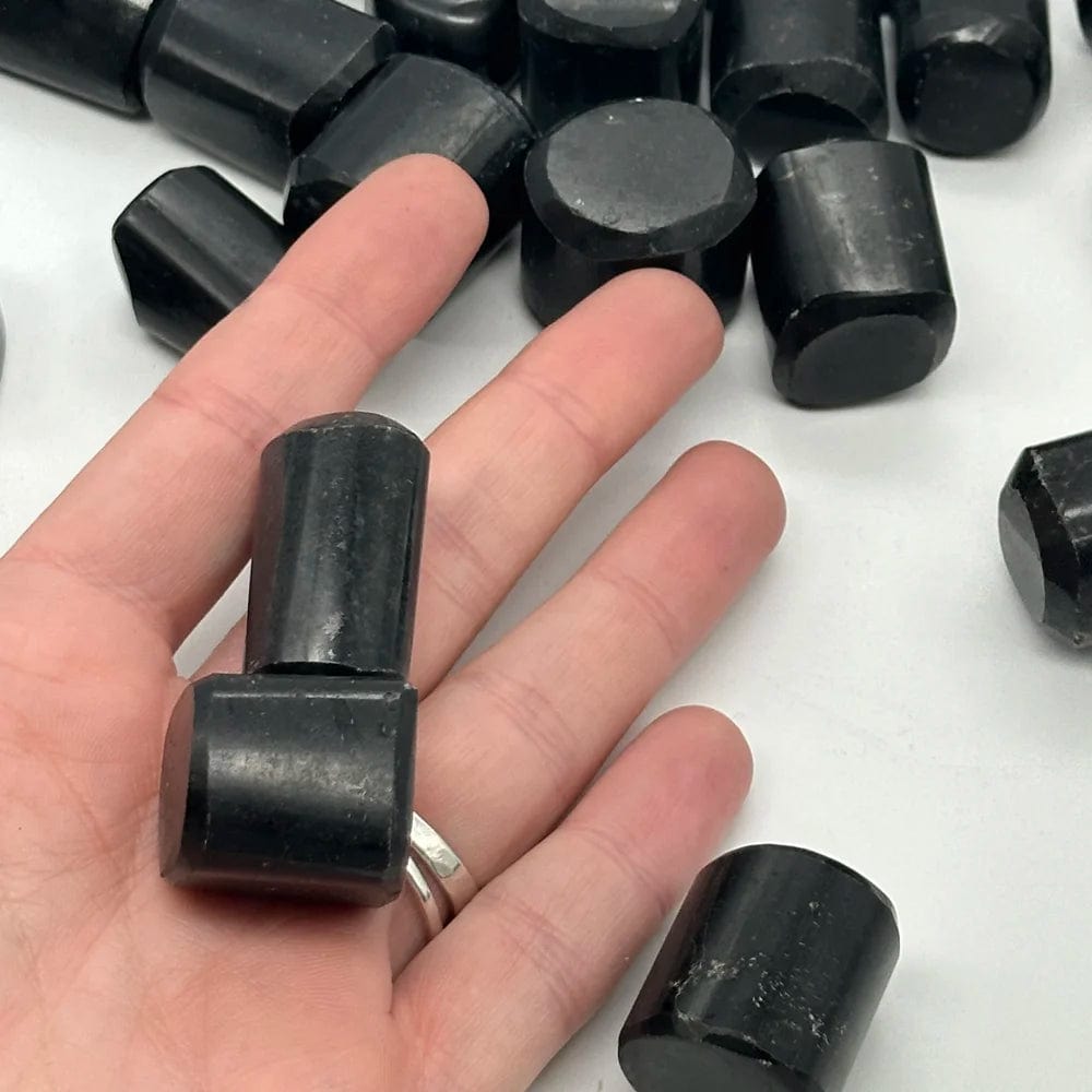 Pack de turmalina negra natural rodada con formas irregulares