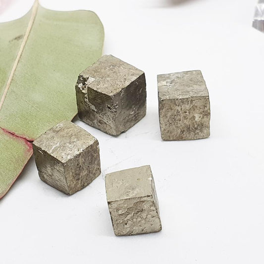 Pack de 4 cubos de Pirita natural sin pulir